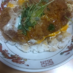 フライパンで一度に作る、カツ丼♪